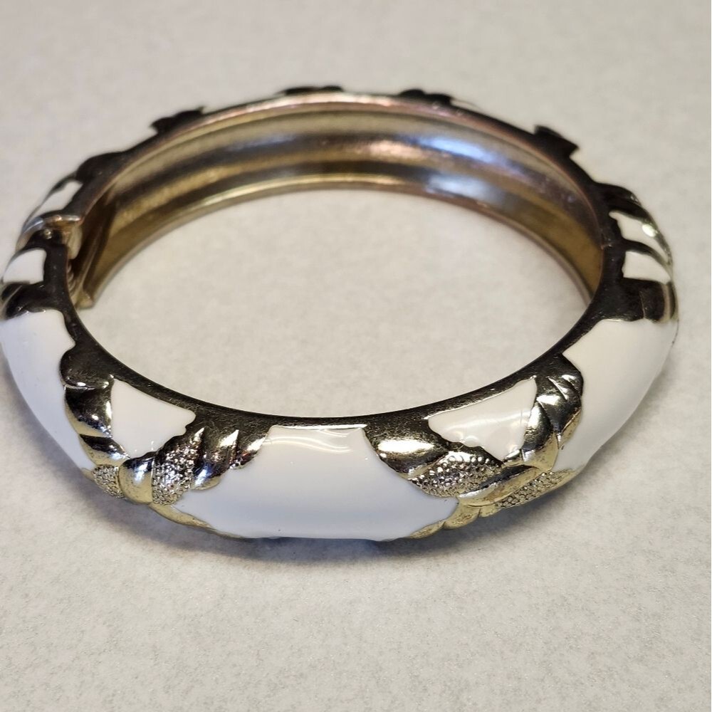 Cream white and gold toned bangle bracelet